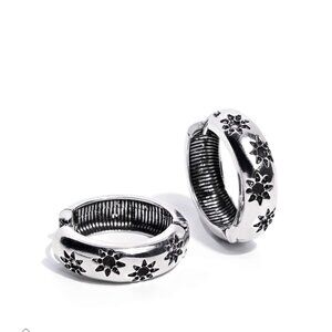 Paparazzi Celestial Clique - Silver